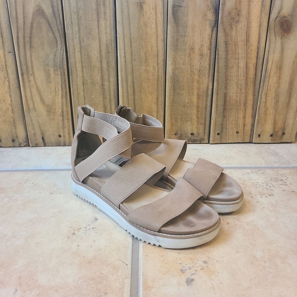 Eileen Fisher Tan strappy Platform Casual Summer sandals size 7.5